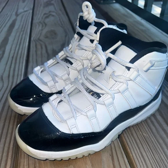Gratitude 11’s Pre-school Jordan Kids Sneakers Black and White